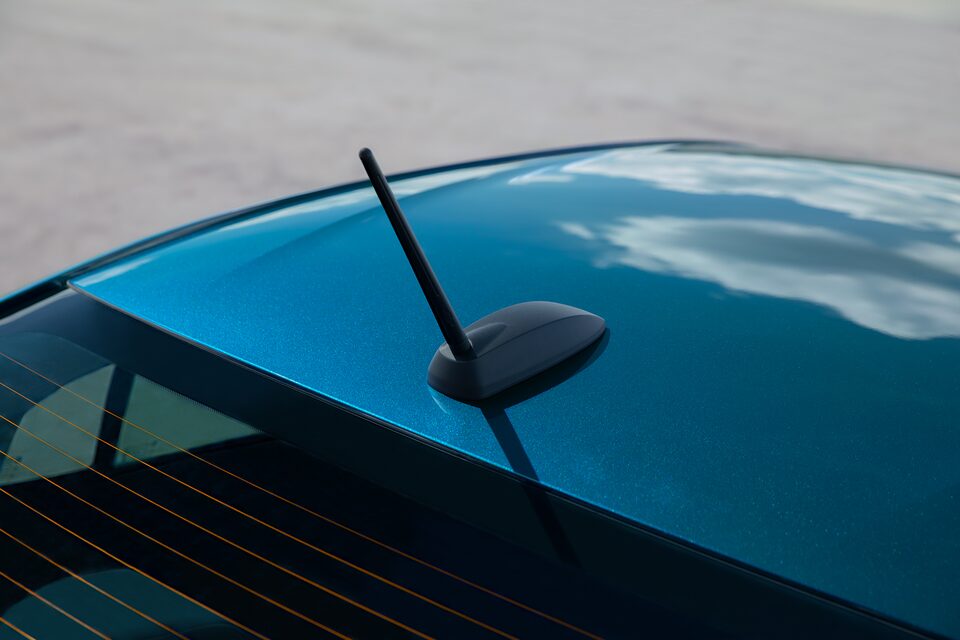 Chevrolet Onix Plus Accesorios Apariencia - Antena Instalada de tu Auto Deportivo