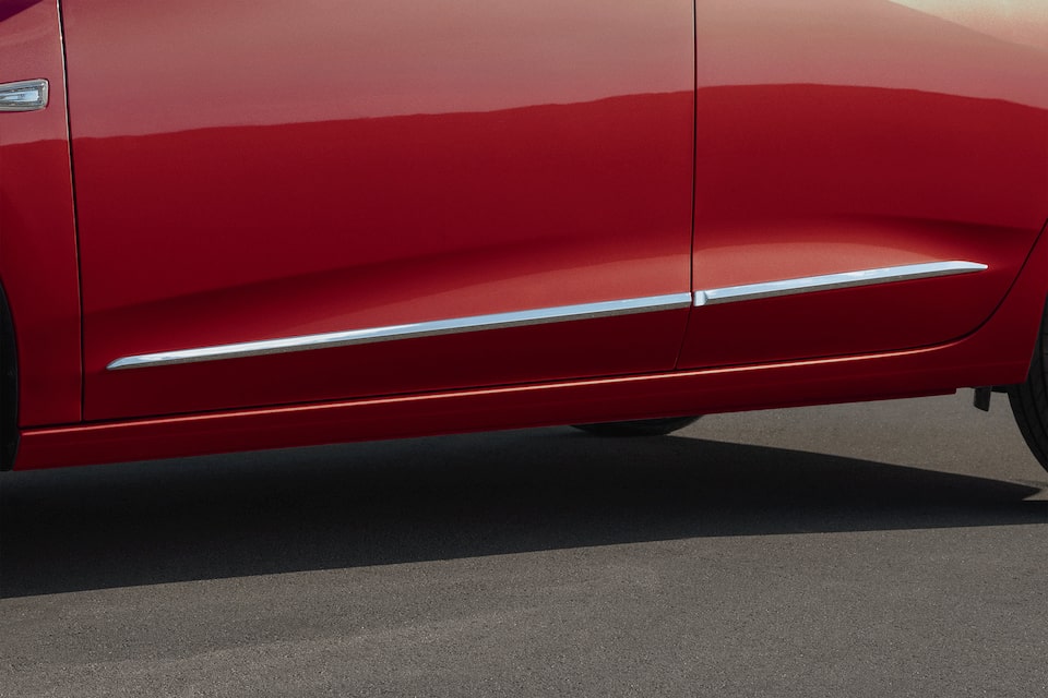 Chevrolet Onix Auto Moderno - Puerta Cromada con tu combo de accesorios de elegancia