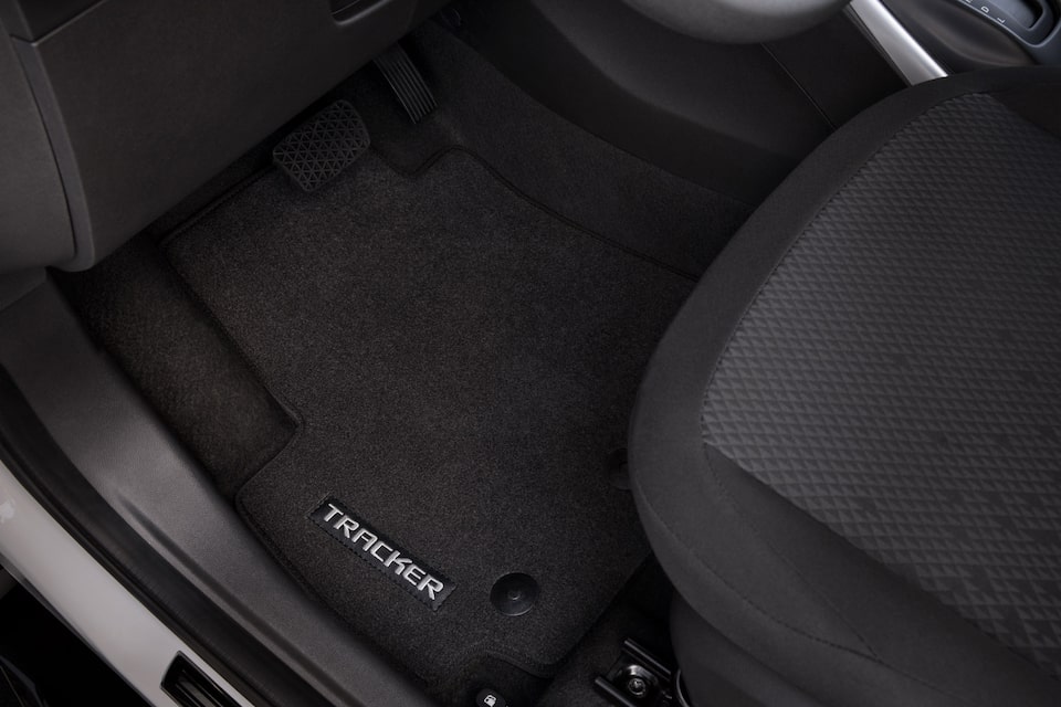 Chevrolet Tracker Accesorios - Cubrealfombras  de tu Paquete Interior