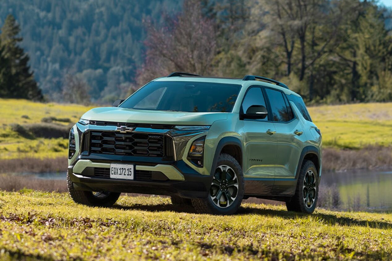 Equinox Turbo Chevrolet em meio à area verde