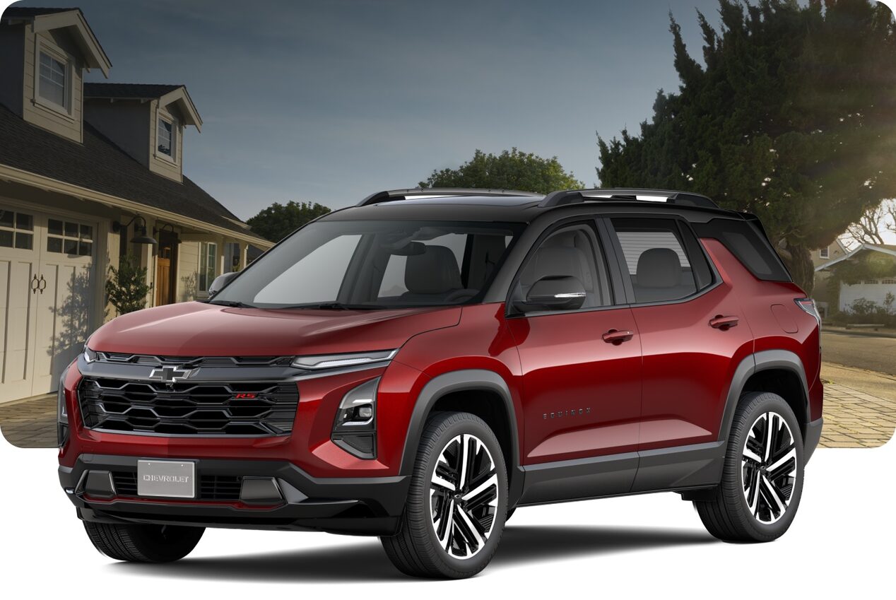 Chevrolet Equinox RS vermelho visto de frente e lateral direita