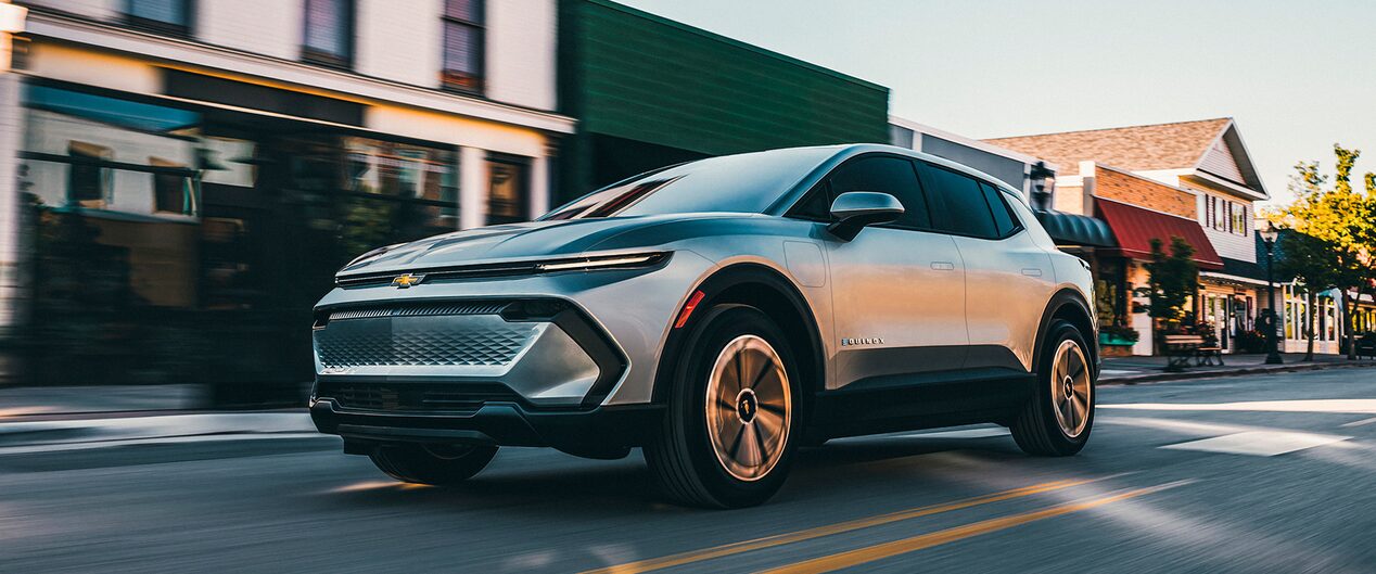 Equinox EV andando na cidade