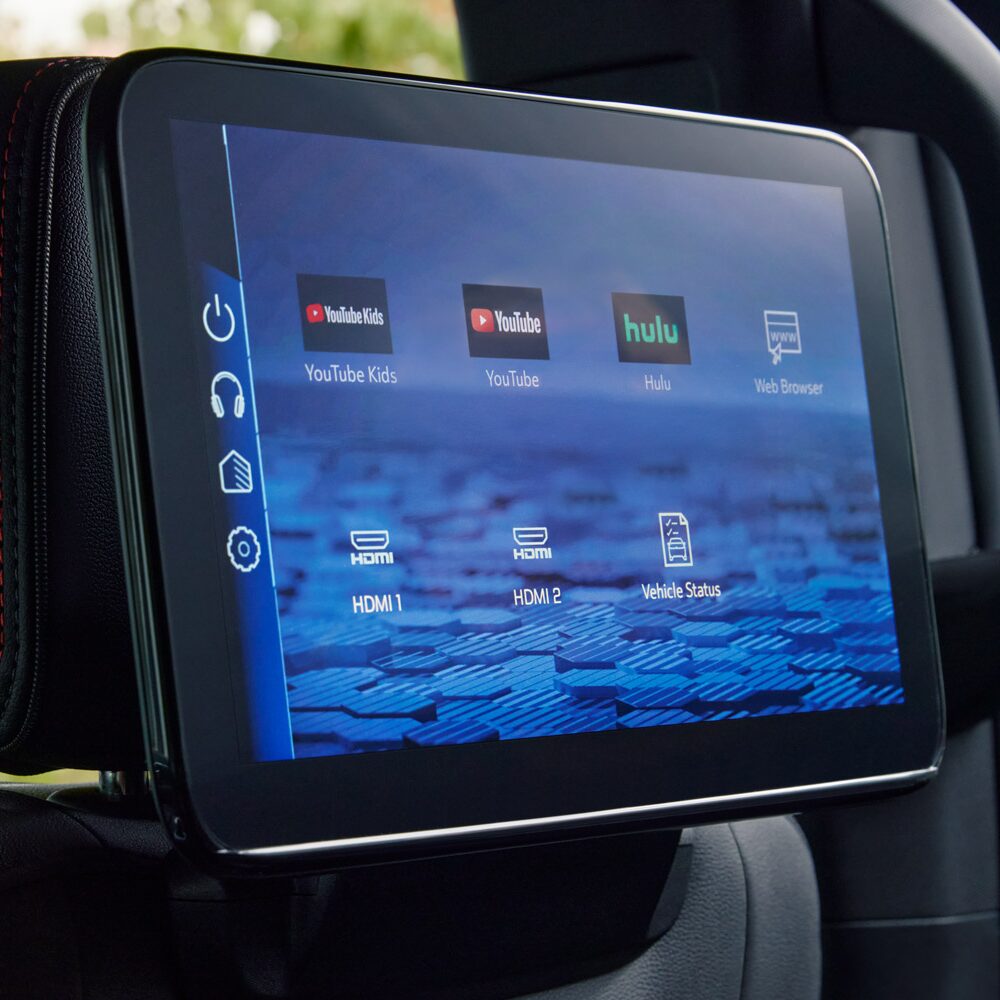 chevrolet-suburban-pantalla-entretenimiento-asiento-trasero