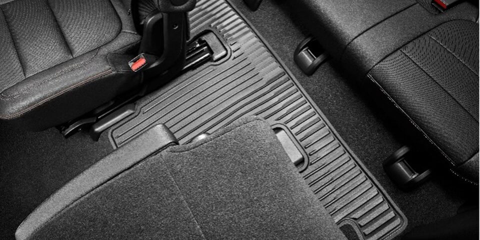 Accesorios Chevrolet Traverse - Tapetes contorneados para tercera fila