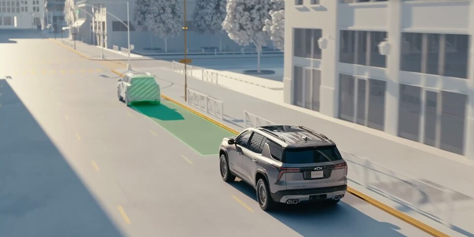 Chevrolet Traverse - Alerta y asistencia de colisión frontal