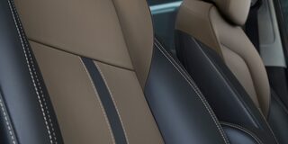 Detalle de asientos color Café de la Chevrolet Tracker.