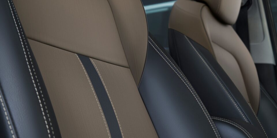 Detalle de asientos color Café de la Chevrolet Tracker.