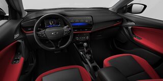 Interior de la Chevrolet Tracker color Rojo.