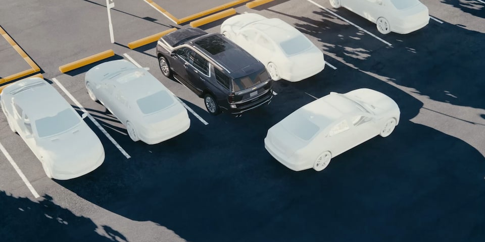 Chevrolet Tahoe 2025 equipada con alerta de cruce trasero para mayor seguridad 