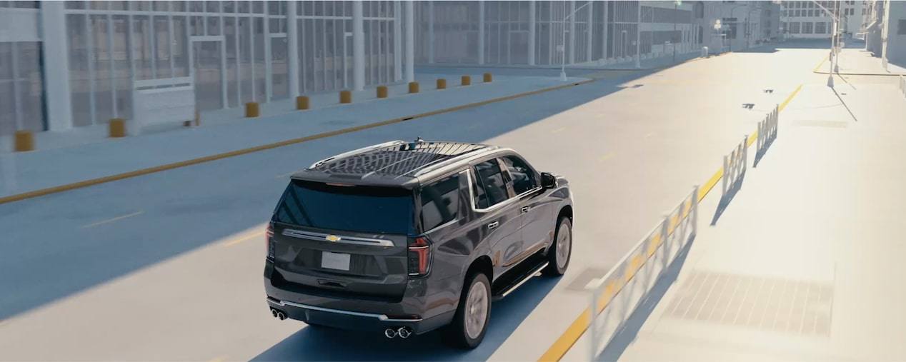 Chevrolet Tahoe 2025 equipada con alerta de cruce trasero para mayor seguridad 