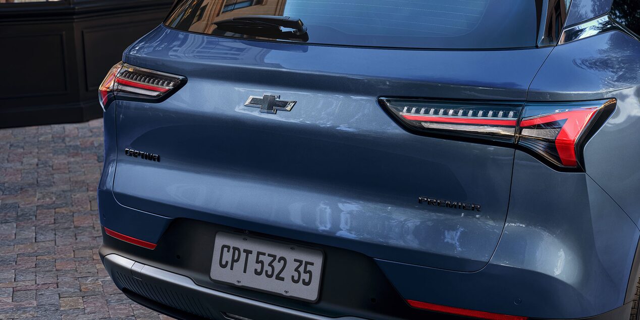 Vista trasera de la Chevrolet Captiva PHEV, mostrando la compuerta del maletero.