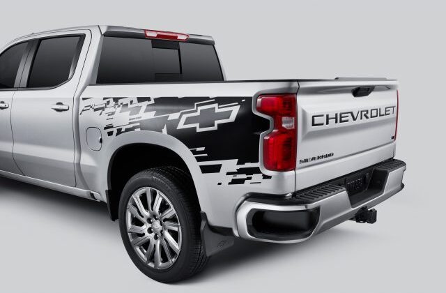 El sticker lateral off road le brinda a tu Chevrolet Silverado un aspecto más imponente 