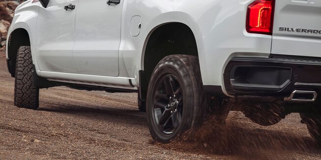 Pick up Chevrolet Silverado Trail Boss Z71 todo terreno
