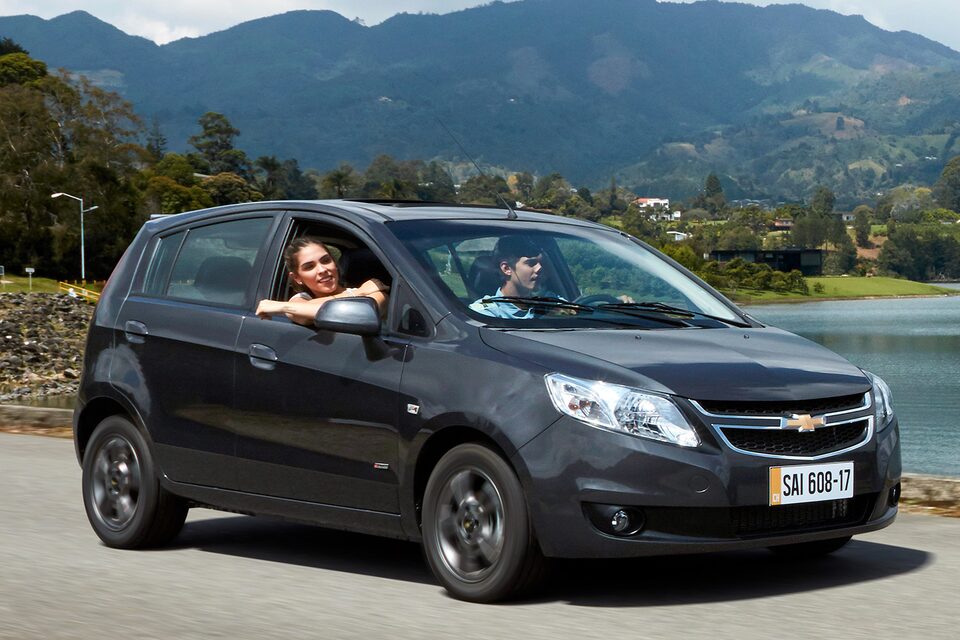 Sail Hatchback Chevrolet