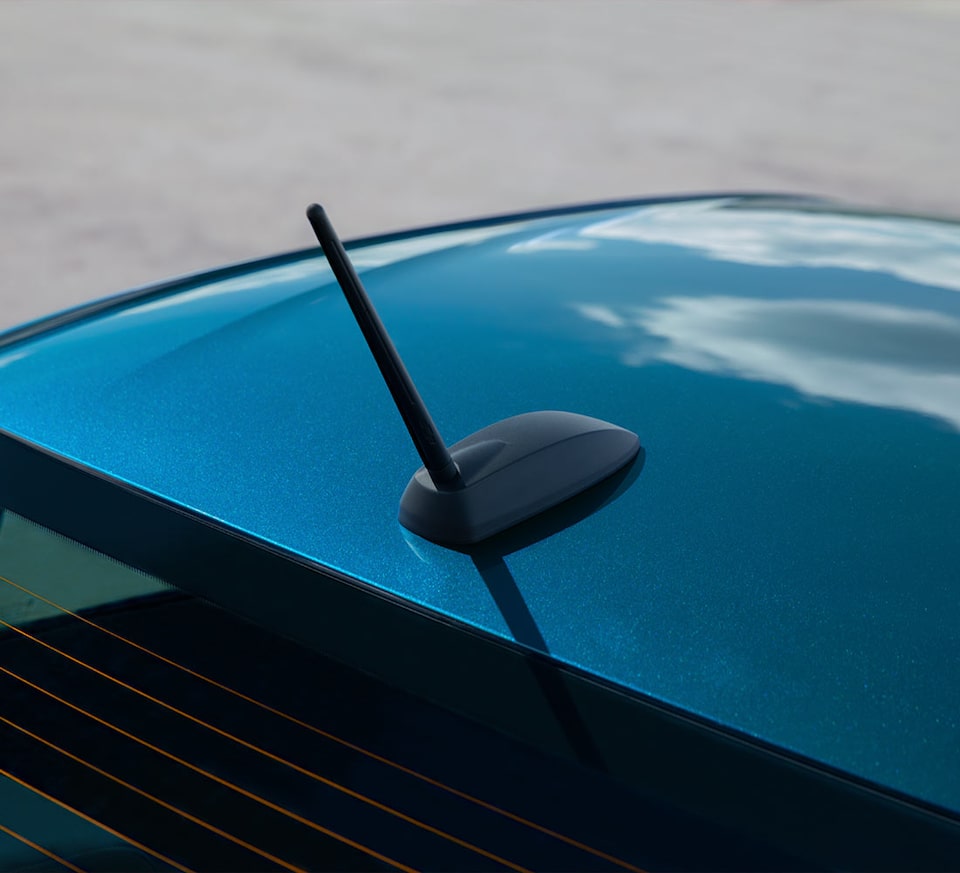 Chevrolet Onix Sedán - Antena Deportiva en tu Auto Familiar