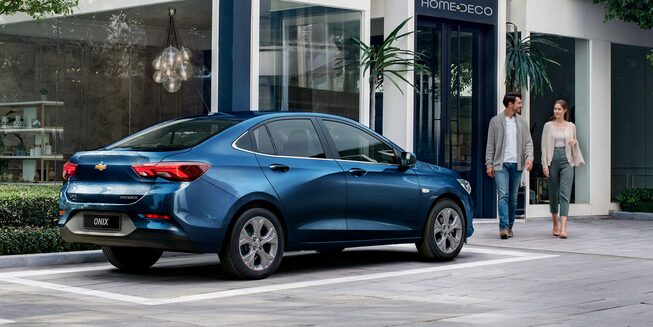 Chevrolet Ecuador Onix Turbo Sedán - Tu auto familiar cuenta con cabina de seguridad