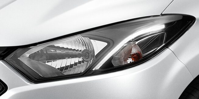Vista de los faros delanteros del Chevrolet Joy Sedán Black Edition