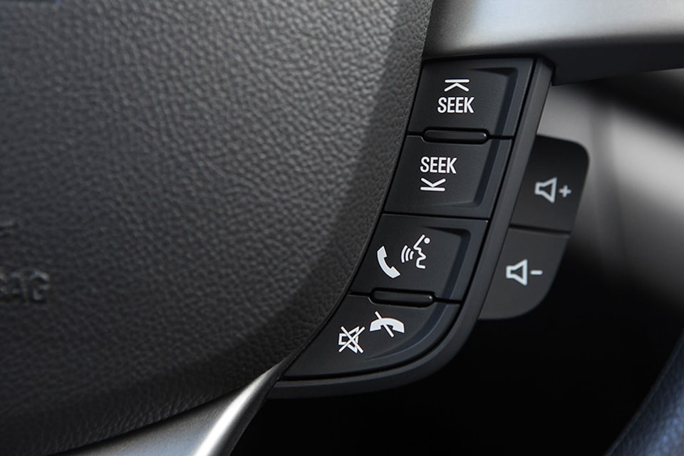 Chevrolet Ecuador Spark GT - Comandos al Volante de tu Hatchback