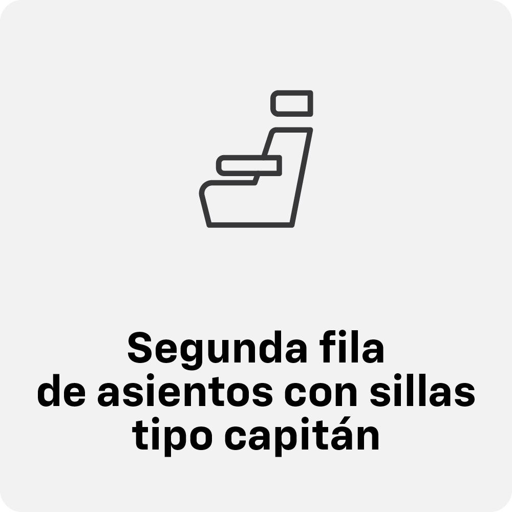 Segunda fila de asientos con sillas tipo capitán.
