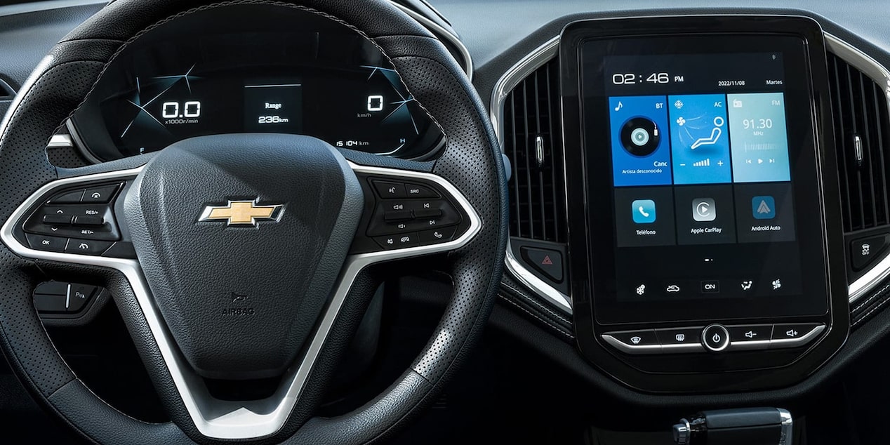 Vista completa del tablero digital de la Chevrolet Captiva XL.
