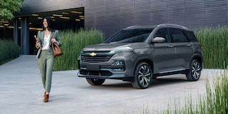 Vista completa del panel digital de la Chevrolet Captiva XL.