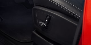 Controles de posición del asiento de la Chevrolet Captiva XL.