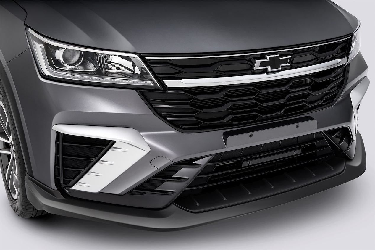 Difusor delantero en color plata moderno de la Chevrolet Groove.