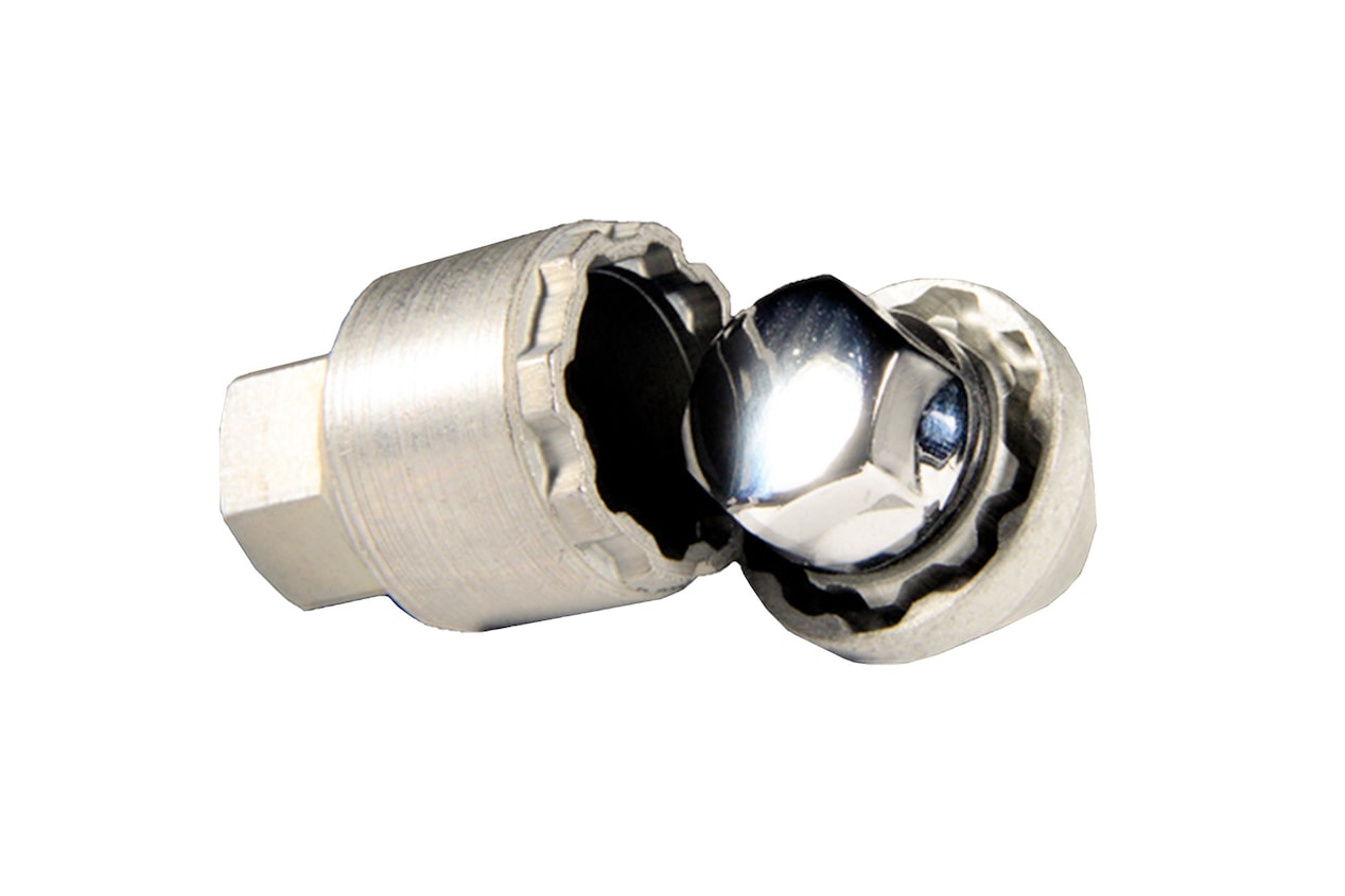 Tuercas de seguridad para proteger los rines de la Chevrolet Groove.