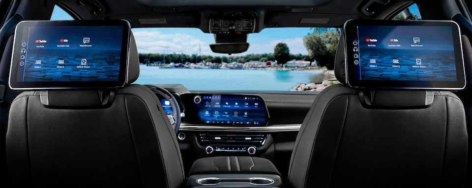 Sistema de entretenimiento trasero con pantallas HD en la Chevrolet Tahoe, ideal para viajes en familia