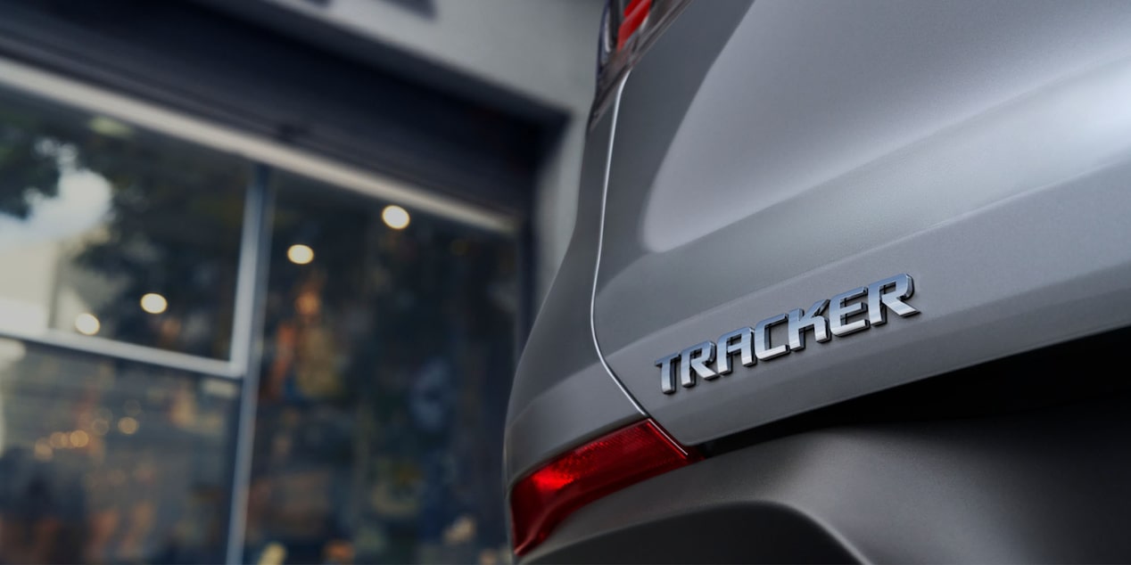 Detalle del emblema de la Chevrolet Tracker.