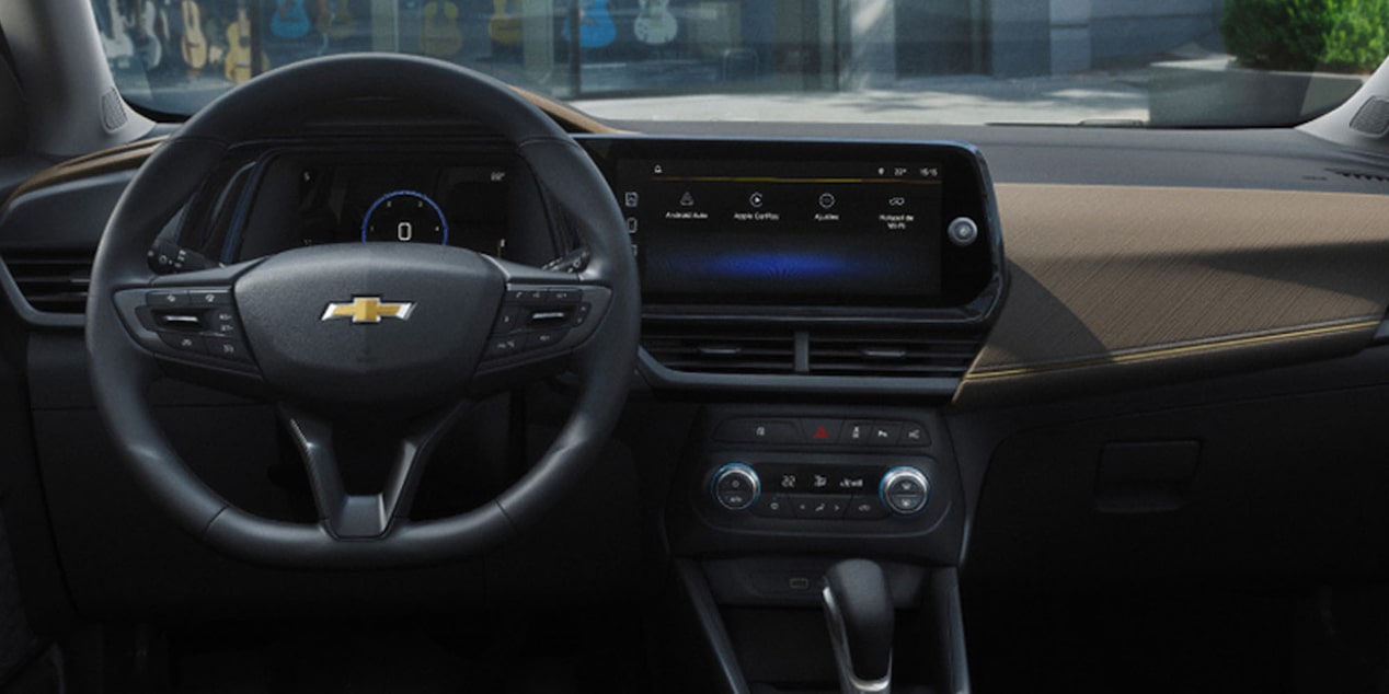 Vista completa del tablero de la Chevrolet Tracker.
