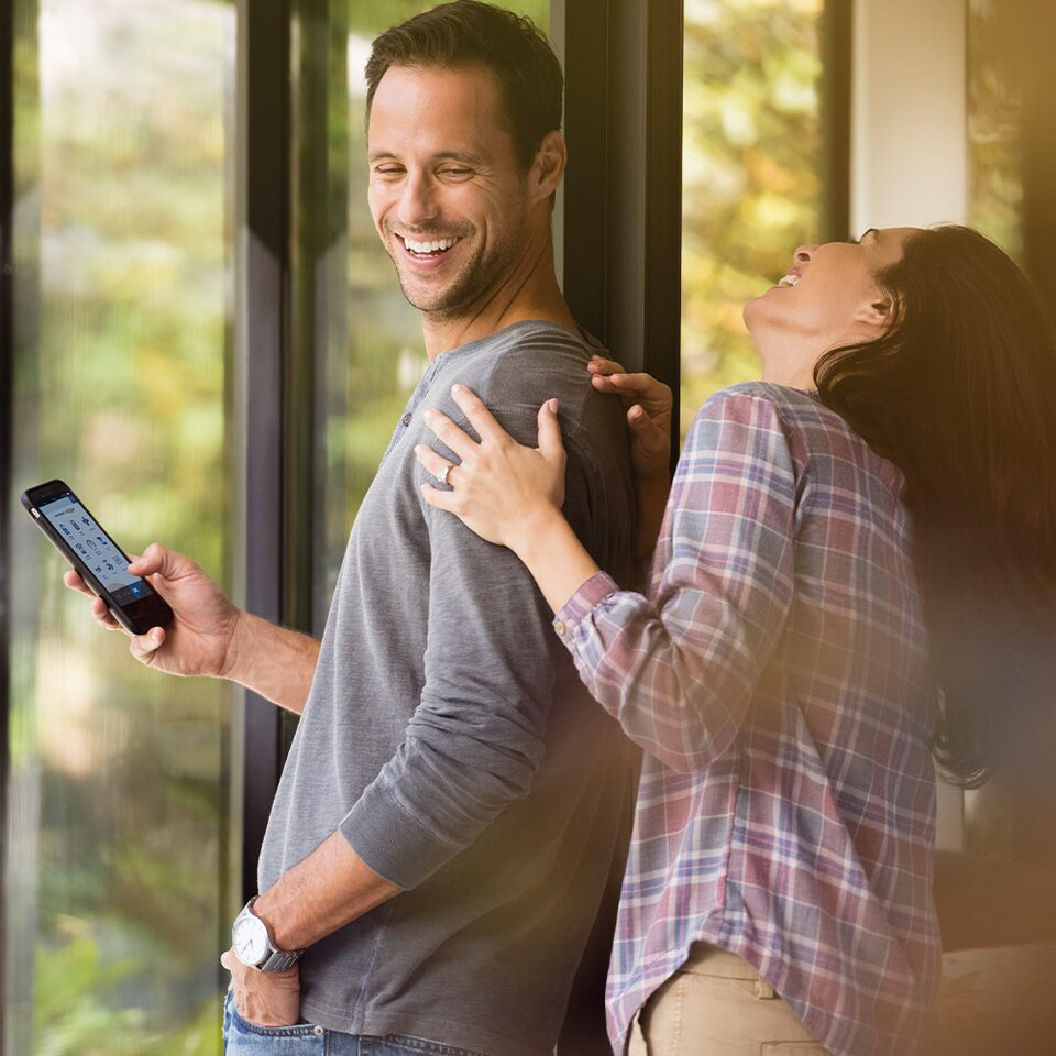 MyChevrolet App te perite controlar tu Chevrolet, equipado con OnStar, desde tu Smartphone o smartwatch