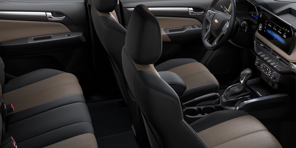 Vista completa de los asientos de la Chevrolet Colorado.