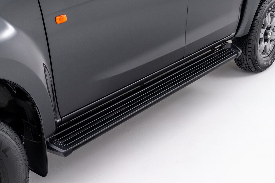 Accesorio estribo lateral de aluminio negro para la camioneta Chevrolet D-Max High Ride