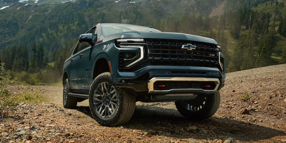 Frente derecho Chevrolet Suburban con diseño robusto y máxima seguridad