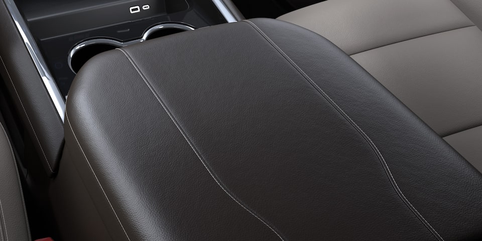 Interior Chevrolet Suburban con asiento espacioso y máxima comodidad para toda la familia