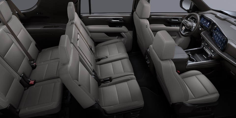 Interior Chevrolet Suburban con asientos espaciosos y máxima comodidad para toda la familia