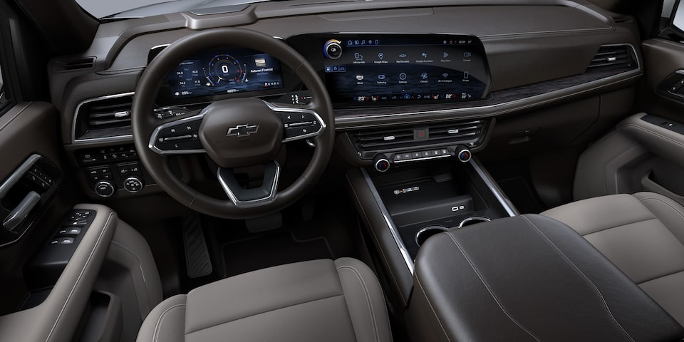 Interior Chevrolet Suburban con tecnología avanzada, lujo y máxima seguridad para el conductor