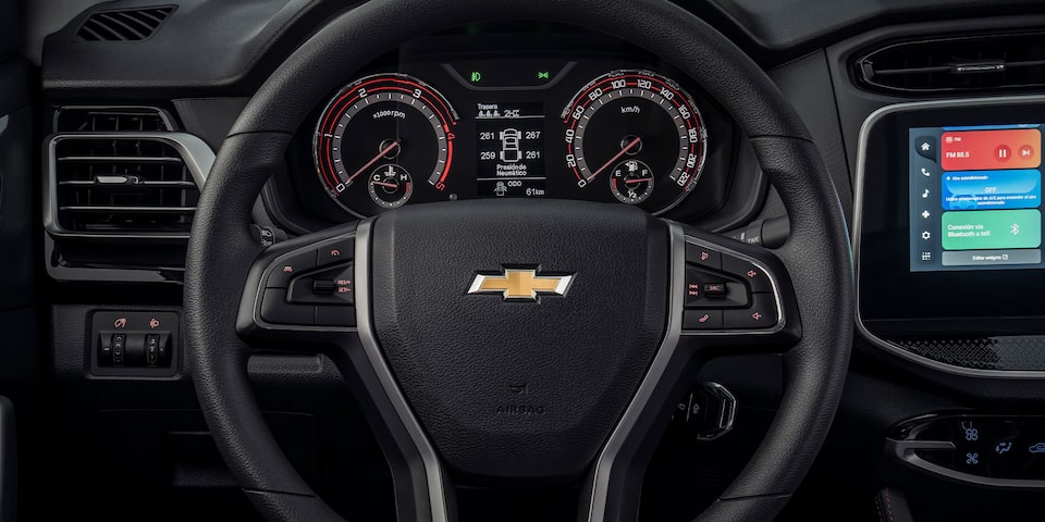 Detalles del tablero de la camioneta D-Max