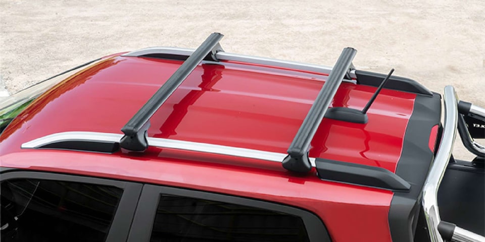 Transporta todo a bordo de tu camioneta Chevrolet Montana con el portaequipajes negro
