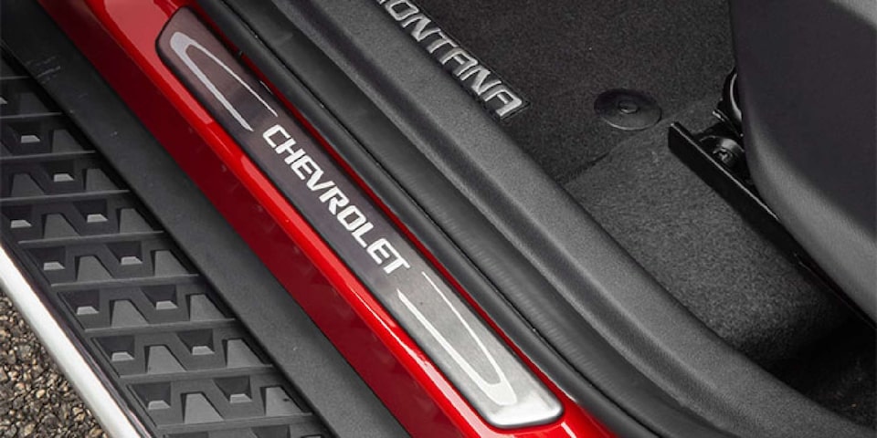 Protege los zócalos de tu camioneta Chevrolet Montana con los protectores de umbral de puerta