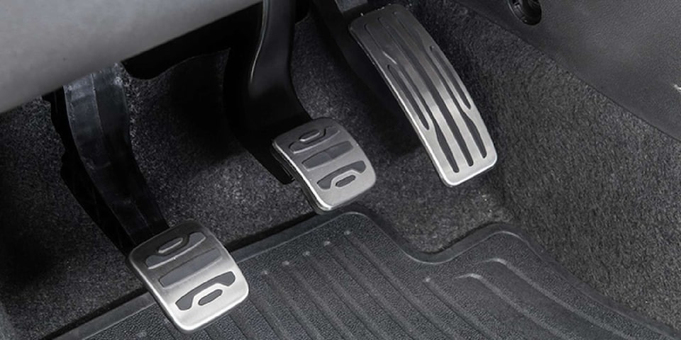 Dale un aspecto distinto a tu camioneta Chevrolet Montana con los pedales deportivos