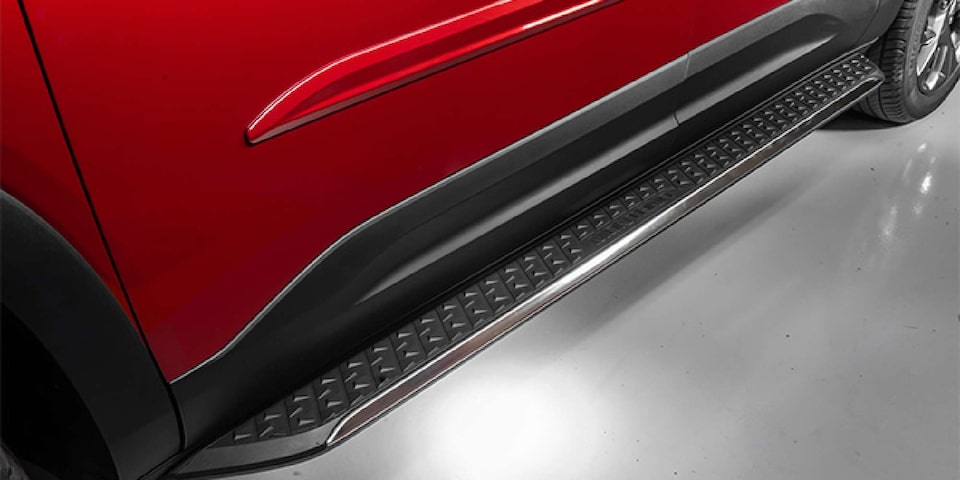 Agrega estilo a tu camioneta Chevrolet Montana con iluminación para pisaderas laterales
