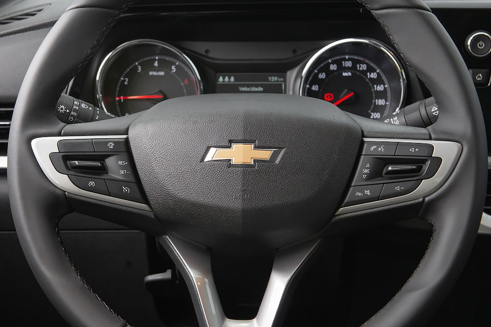 Detalle del volante de la nueva camioneta Chevrolet Montana