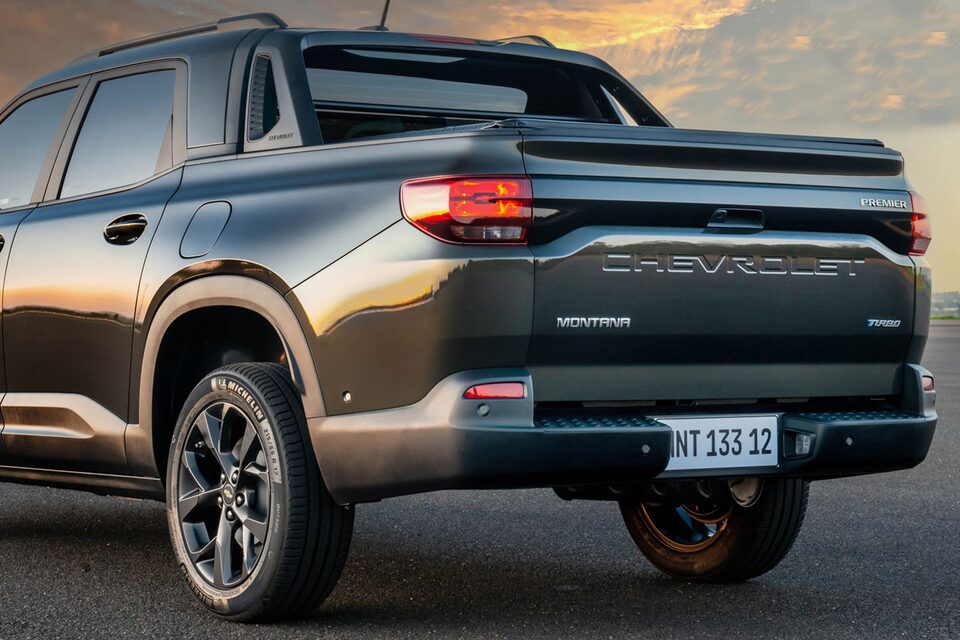Vista de posterior de la nueva camioneta Chevrolet Montana