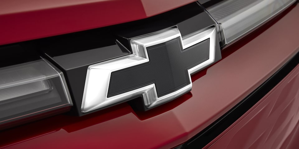 Chevrolet Blazer EV - Accesorio Emblema negro iluminado