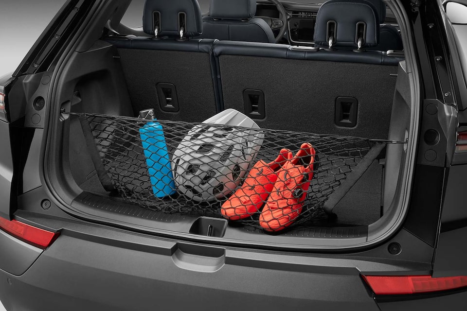 Manten en orden el maletero de tu Chevrolet Bolt EUV con la red de carga vertical