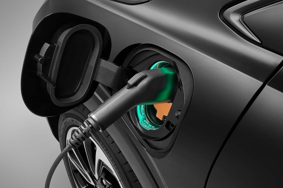 Embellece tu Chevrolet Bolt EUV con el puerto de carga iluminado