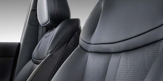 Vista cercana de los detalles de los asientos de la Chevrolet Captiva EV.