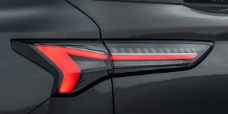 Vista en detalle de los faros LED highend de la Chevrolet Captiva EV.